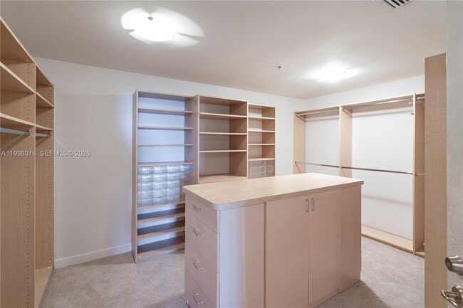 Building Photo - 445 Grand Bay Dr