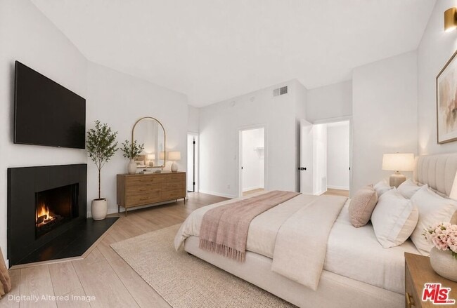 Building Photo - 12030 Valleyheart Dr