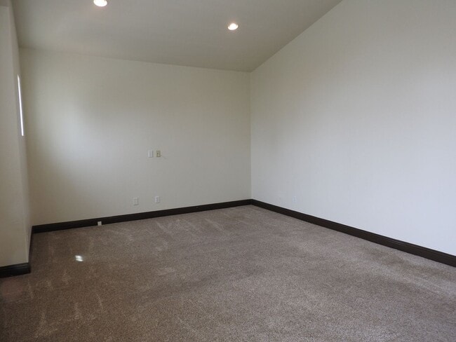 Building Photo - 300 Harvest Sky Ct