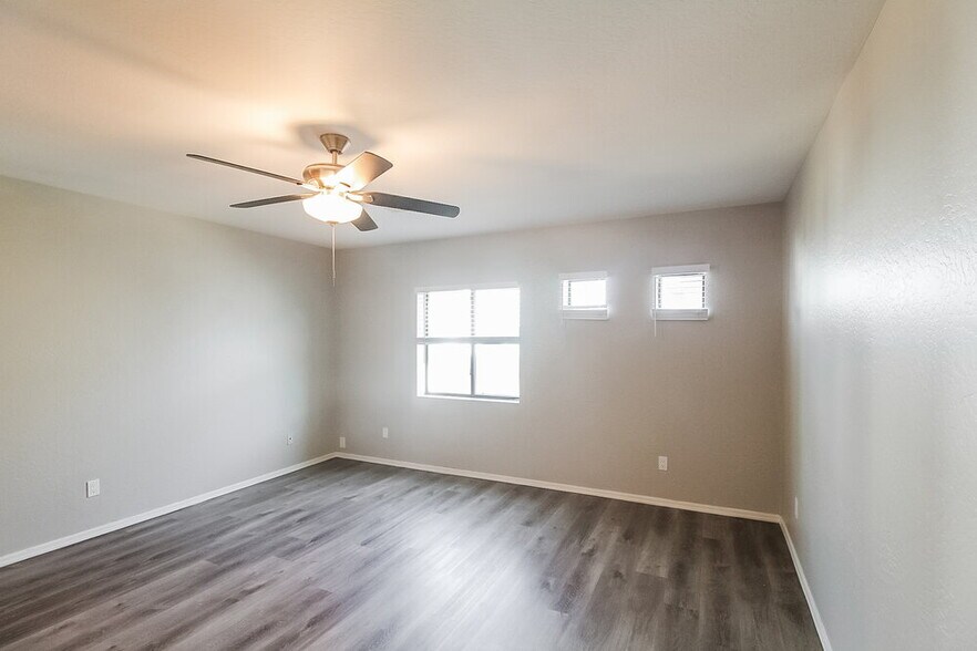 Building Photo - 10317 W Monterosa Ave