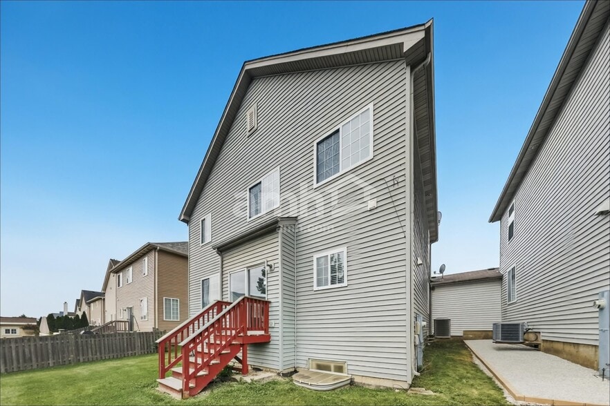 Building Photo - 1204 Stonecrop Ln