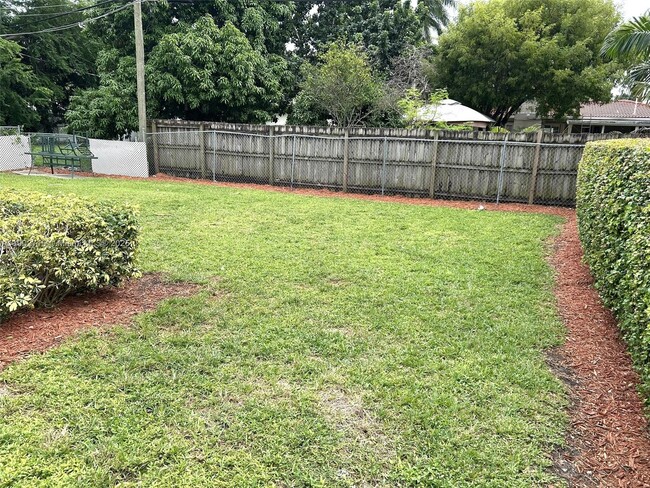 Building Photo - 1584 NE 110th Terrace