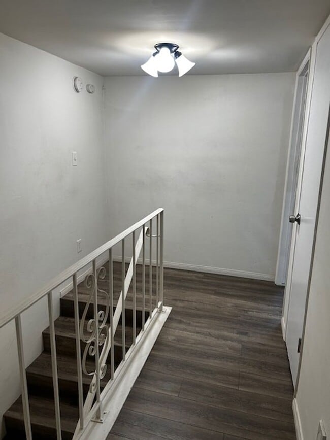 Building Photo - Single Family Home located in Southwest Ba...