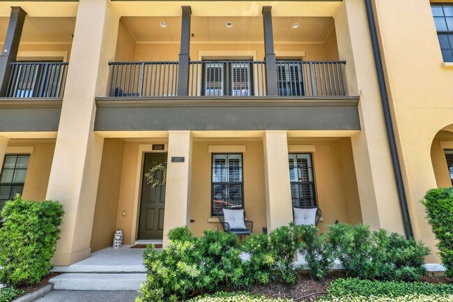 Building Photo - Stunning 3/3.5 Baldwin Park Townhome with 2-Car Garage & Upgrades Galore!