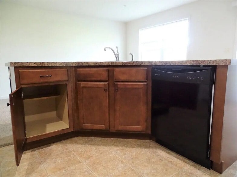 Building Photo - 185 Linda Sue Ln