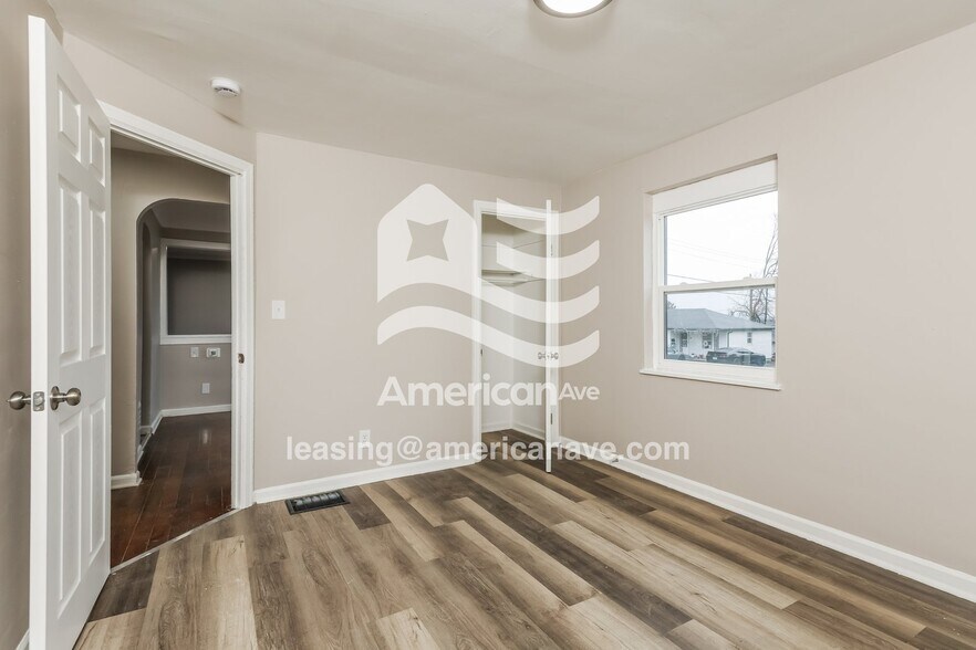 Building Photo - 4311 Winona Ave