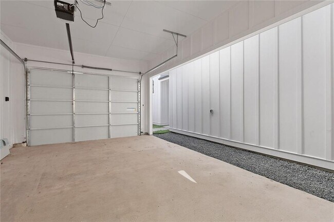 Building Photo - 603 Bissonet Ln