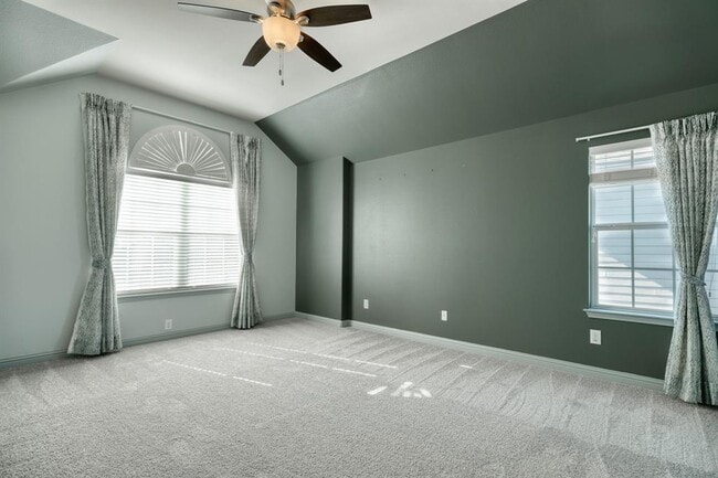 Building Photo - 333 Spanish Mustang Dr