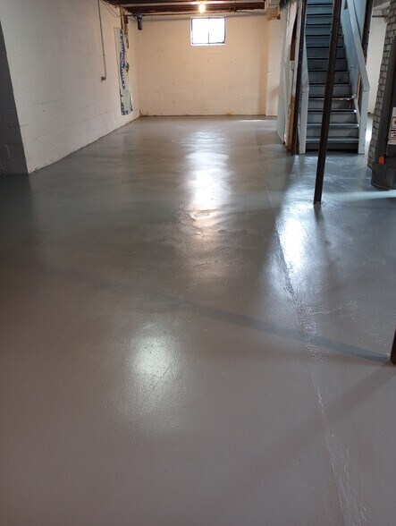 Building Photo - 914 Belton Ave