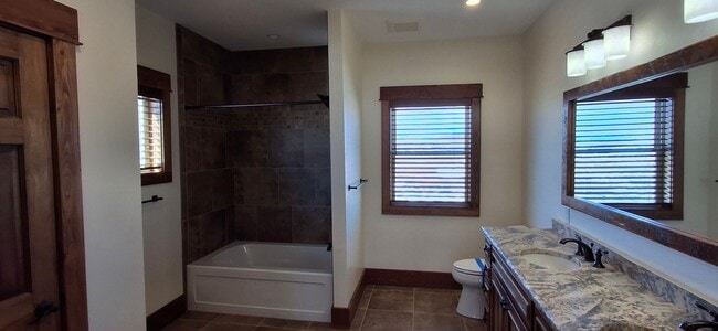 Building Photo - Off The Grid Rental