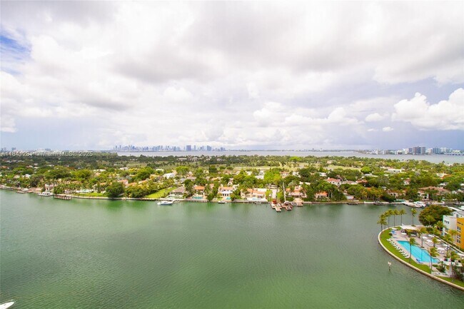 Building Photo - 5900 Collins Ave
