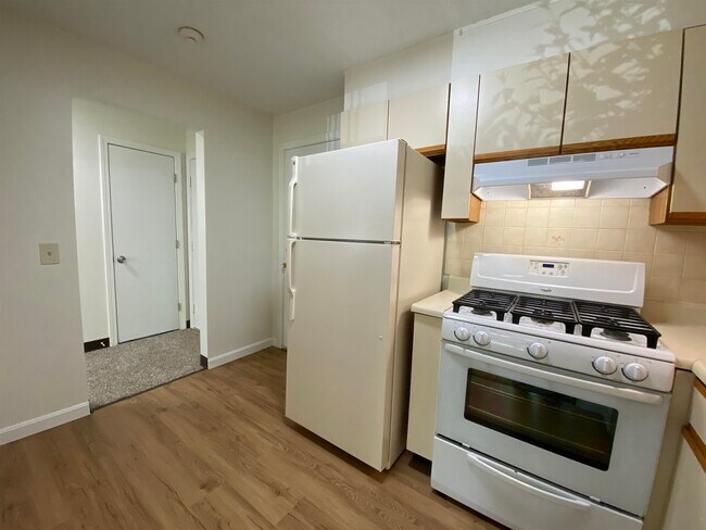 Building Photo - 379 Huse Rd