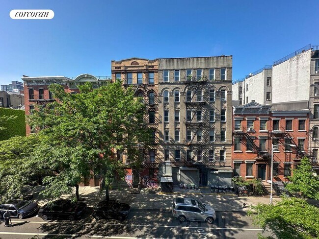Building Photo - 67 E 3rd St