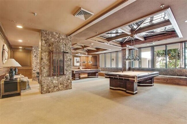 Building Photo - 520 Brickell Key Dr