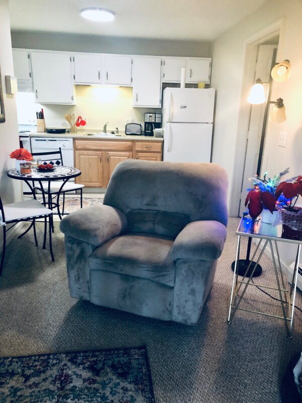 Building Photo - 11 St James Pl