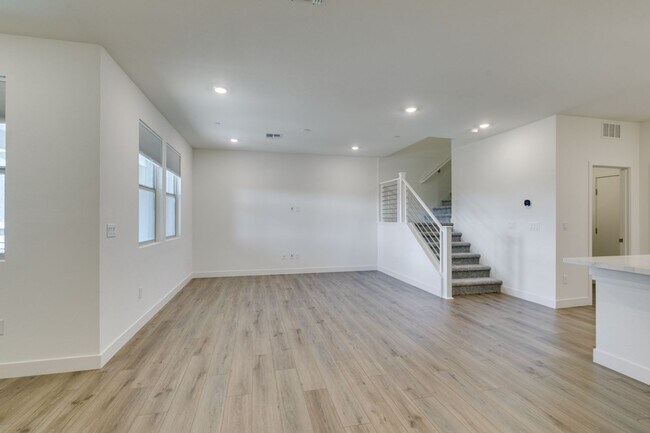 Building Photo - 160 Silver Run Ln