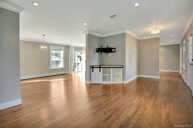Building Photo - 32 Delamere St