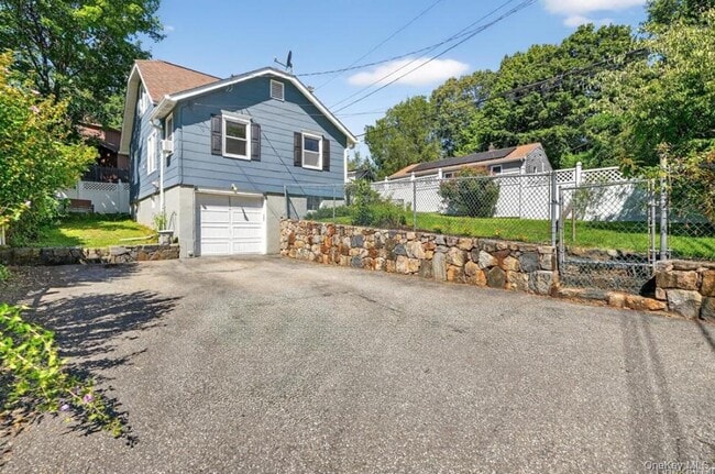 Building Photo - 34 Ridge Rd