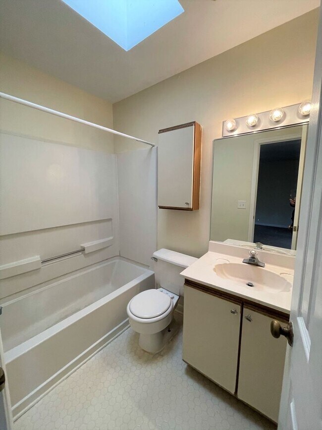 Building Photo - Spacious 3 bedroom in Finley Forest offers convenient location and neighborhood amenities