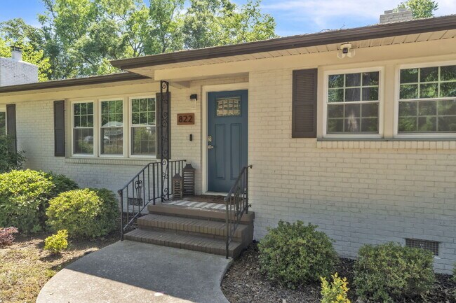 Building Photo - Renovated 3 Bed / 1.5 Bath Home with Open Floor Plan & Two Spacious Living Areas $1,975/mo rent