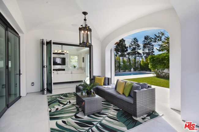 Building Photo - 548 15th St