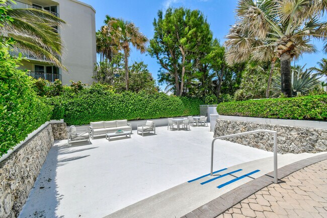 Building Photo - 2780 S Ocean Blvd