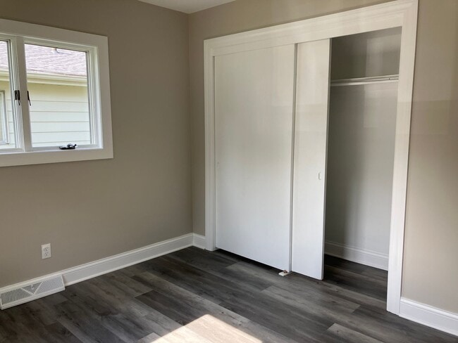 Building Photo - 2406 Triplett Blvd