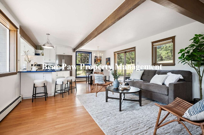 Building Photo - Great House in South Evergreen!! Must See!!