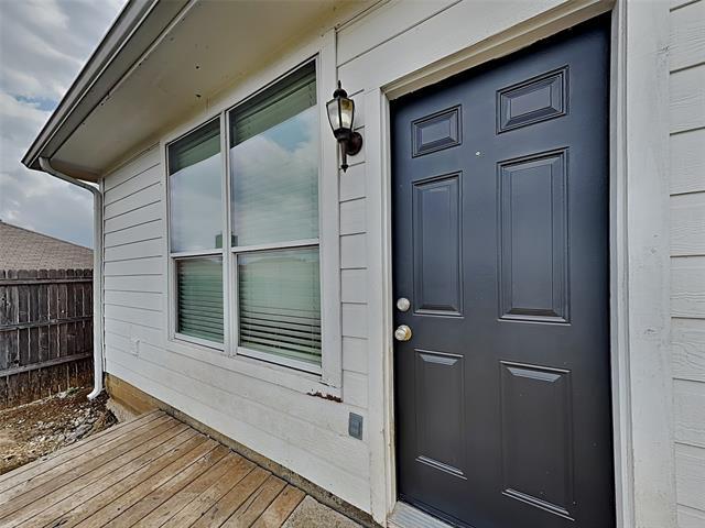 Building Photo - 10008 Blue Bell Dr