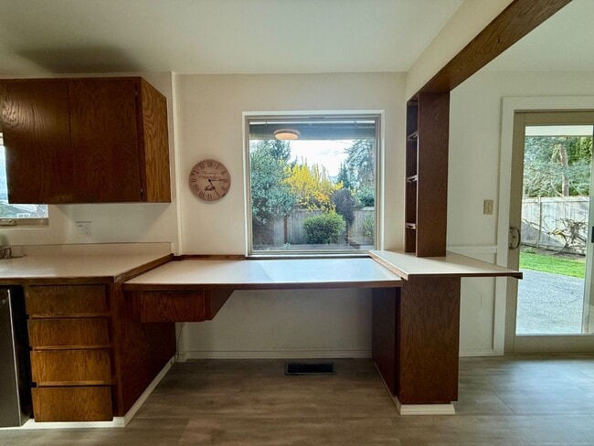 Building Photo - Charming 4-Bedroom Rental in the Heart of Downtown Bothell!