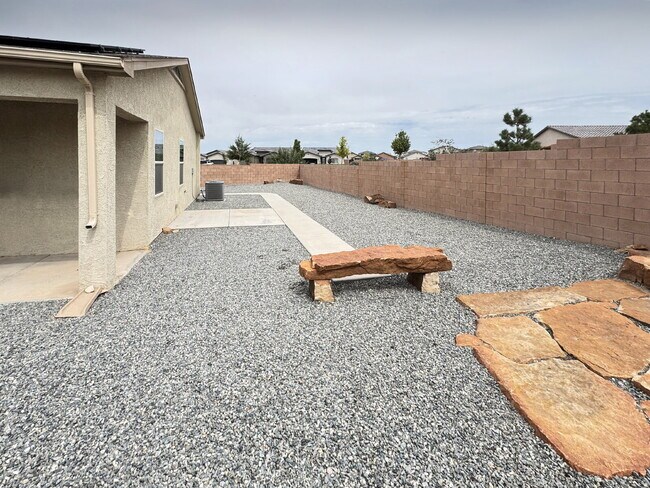 Building Photo - Newer home in Solcito Subdivision in Cente...