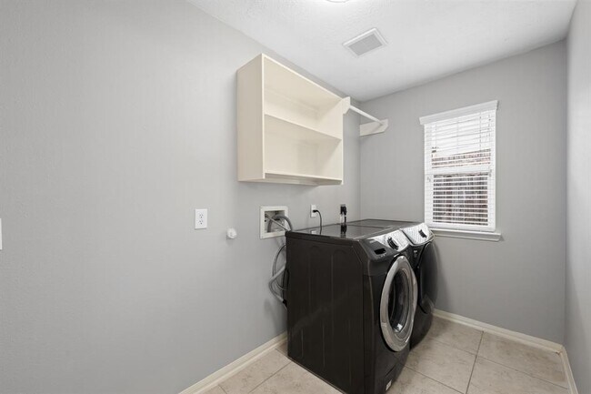 Building Photo - 1855 Silent Shore Ct