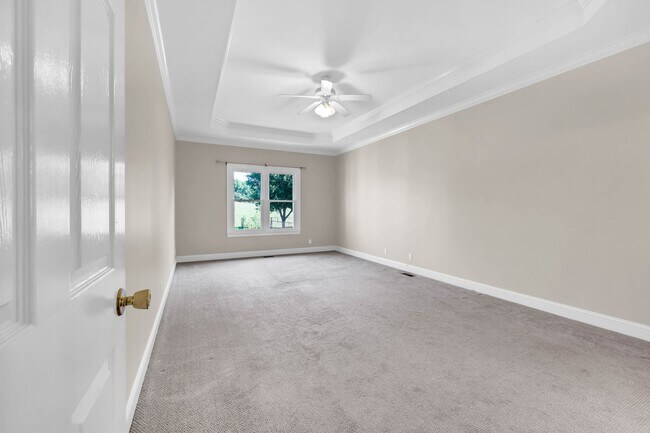 Building Photo - 4276 N Woodstock Dr