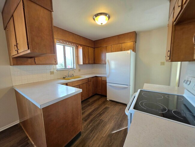 Building Photo - 302 Morrison Ave