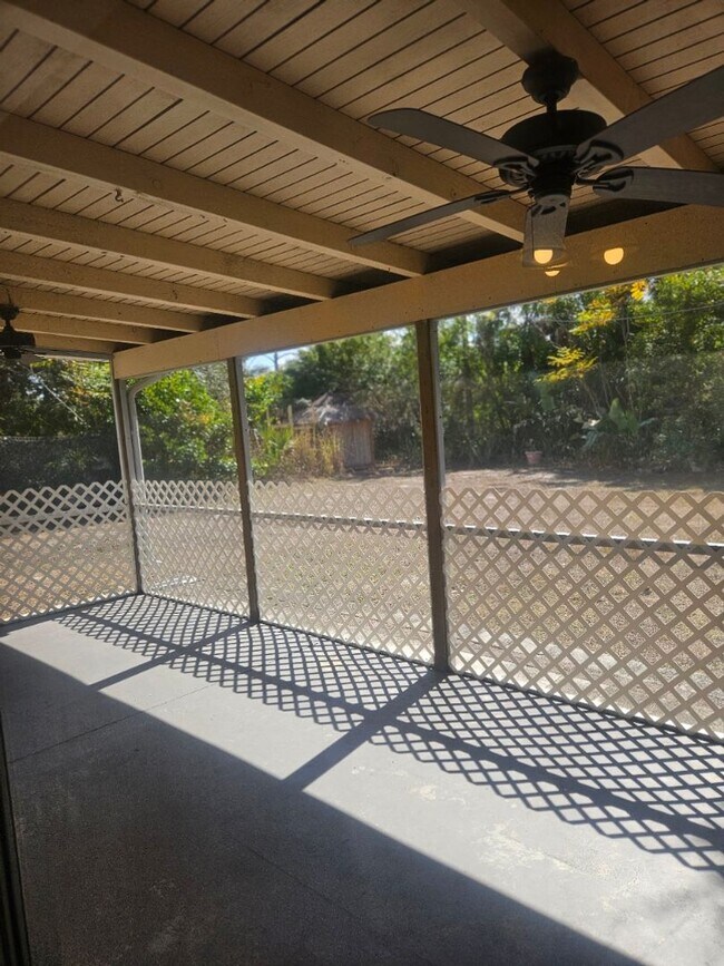 Building Photo - 1225 Armsdale Ave