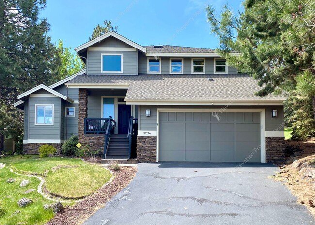 Primary Photo - Stunning High-End Home on the 17th Hole at...