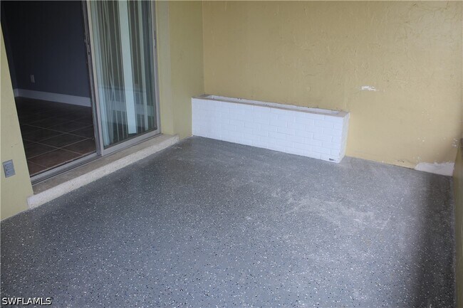 Building Photo - 334 Cape Coral Pkwy W