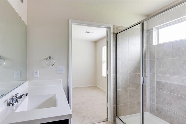 Building Photo - 5916 Kennedy St