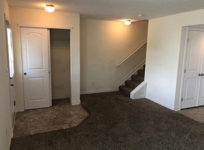 Building Photo - 5443 Spring River Ave