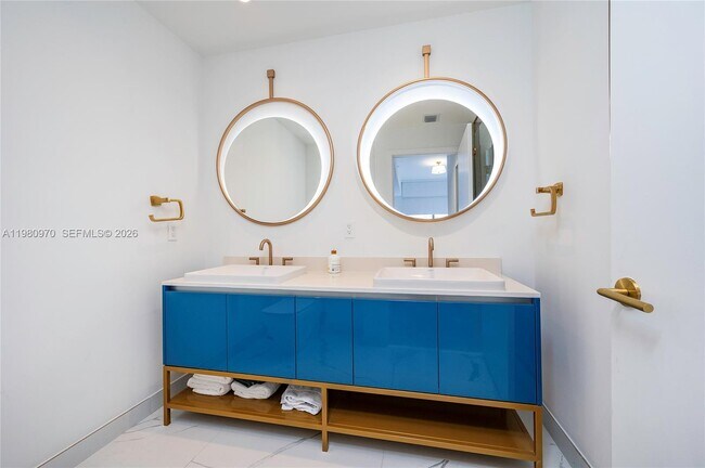 Building Photo - 2678 Tigertail Ave