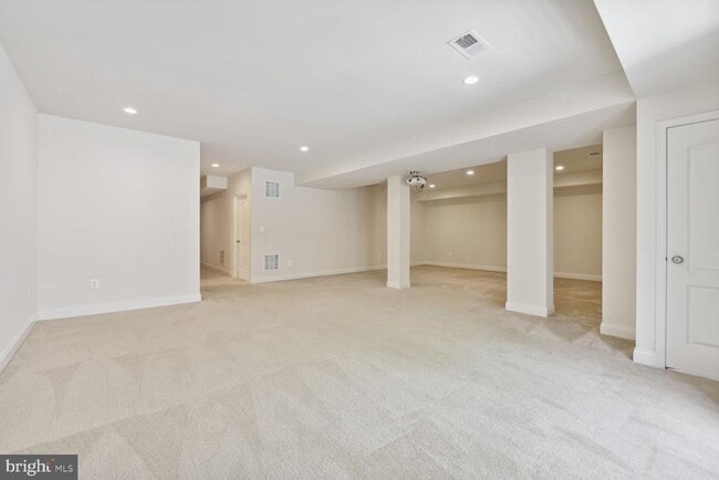 Building Photo - 42938 Courtland Chase Square