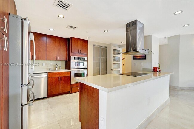 Building Photo - 4000 Island Blvd