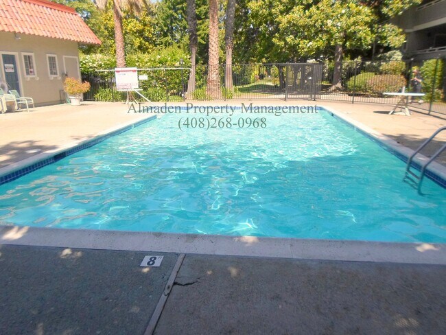 Building Photo - Condo in Great Location! Award Winning Schools!