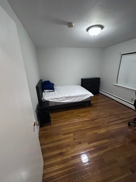 Building Photo - 67 Chiswick Rd