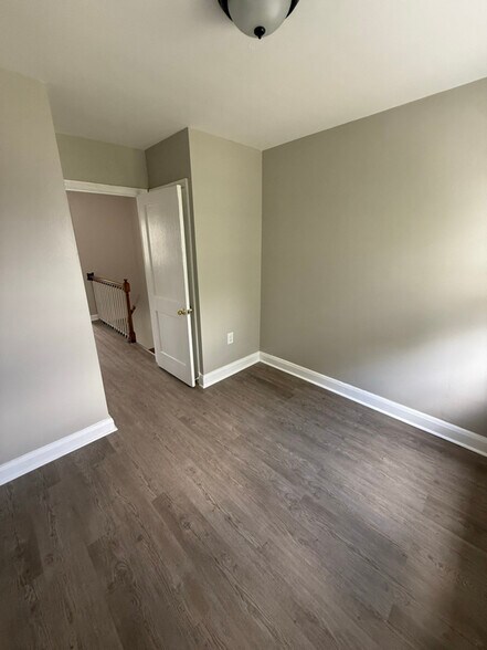 Building Photo - 1330 Woodbourne Ave