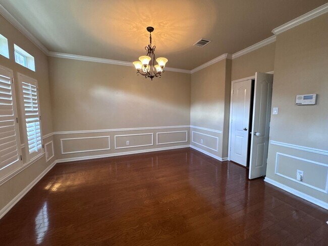 Building Photo - Gorgeous 4 BD | 3.5 BA | 2 CAR GARAGE Available in Sonoma Ranch Helotes! Move in Ready July 2026!
