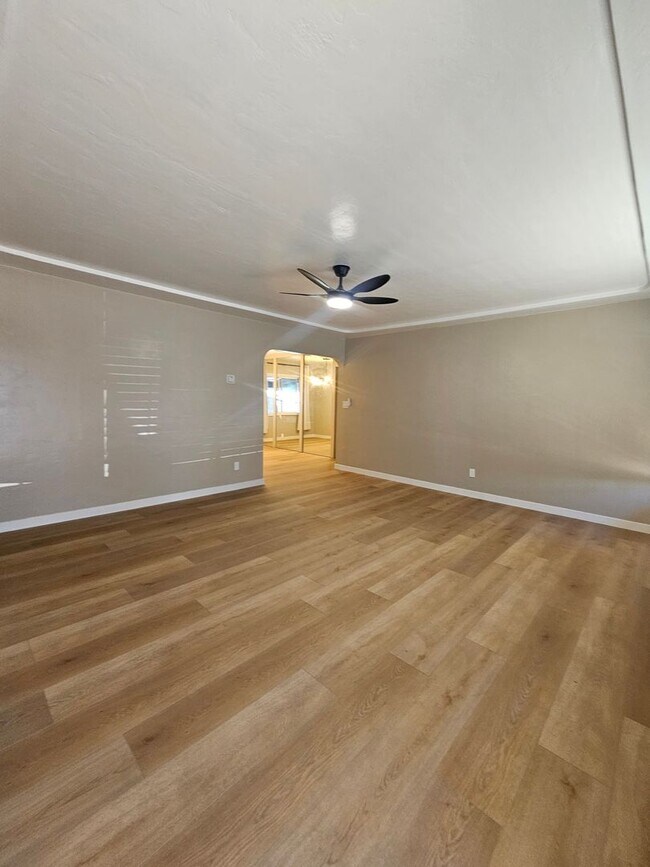 Building Photo - 7186 Central Ave