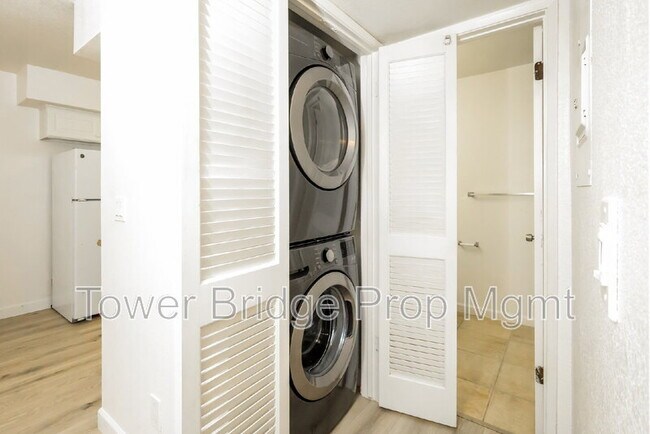 Building Photo - 100 Del Verde Cir