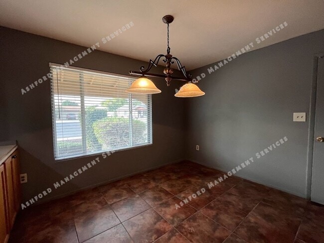 Building Photo - SPACIUS 3 BEDROOM 2 BATHROOM HOME IN GLENDALE FOR RENT