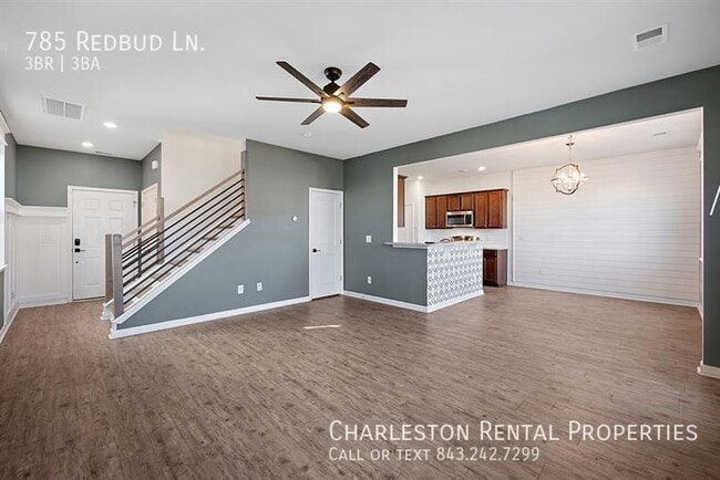 Building Photo - 785 Redbud Ln